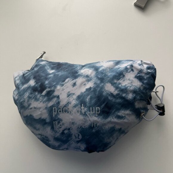 Lululemon Miss Misty Rain Jacket II Sea Side Silver Fox Alberta Lake Size 2 - Picture 8 of 8